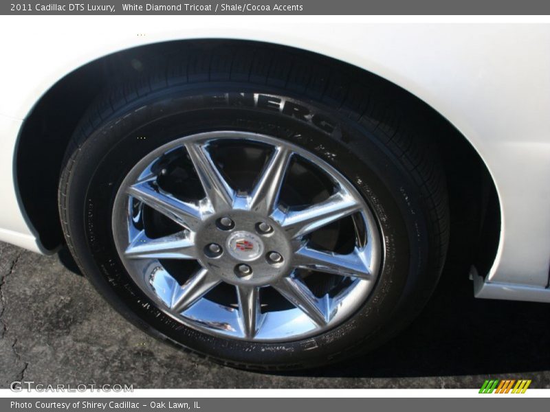 White Diamond Tricoat / Shale/Cocoa Accents 2011 Cadillac DTS Luxury