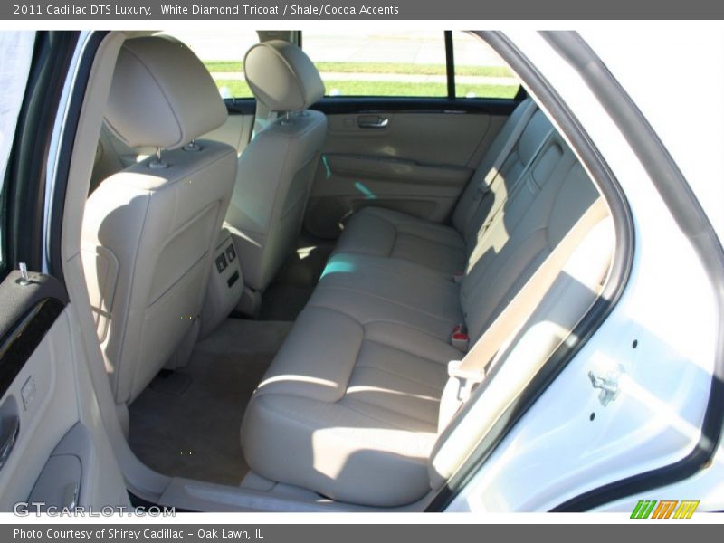 White Diamond Tricoat / Shale/Cocoa Accents 2011 Cadillac DTS Luxury