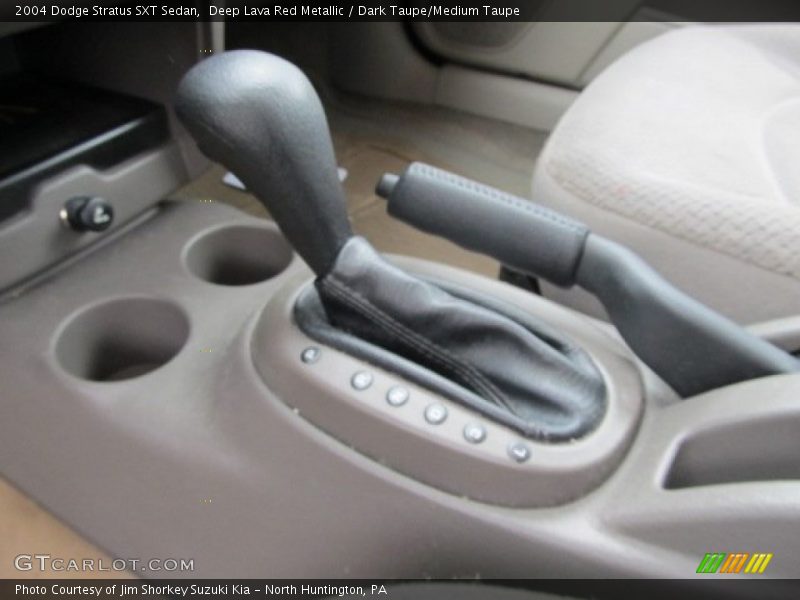 Deep Lava Red Metallic / Dark Taupe/Medium Taupe 2004 Dodge Stratus SXT Sedan