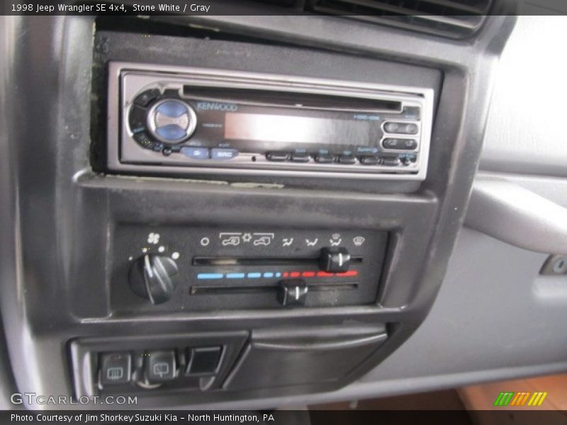 Stone White / Gray 1998 Jeep Wrangler SE 4x4