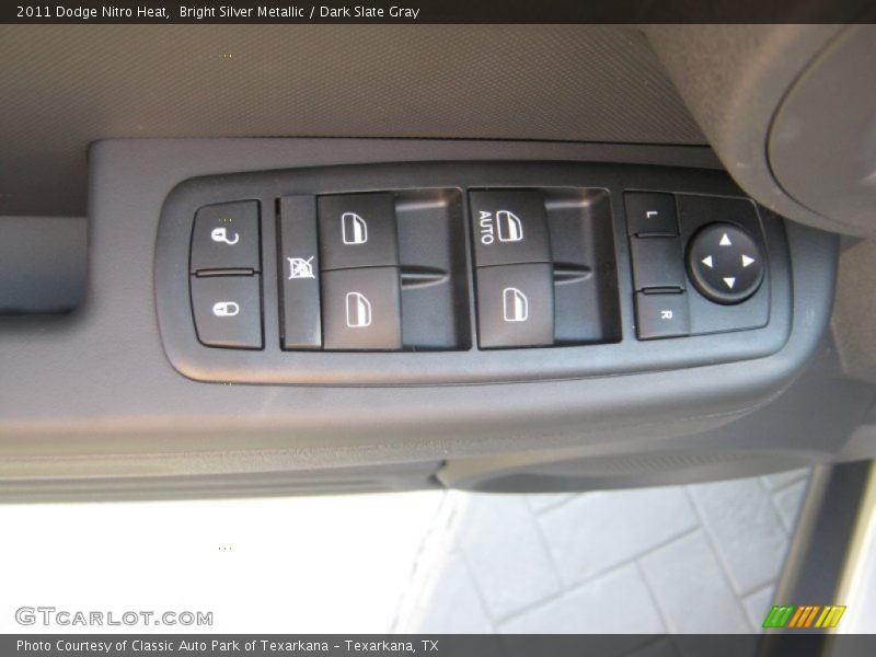 Bright Silver Metallic / Dark Slate Gray 2011 Dodge Nitro Heat