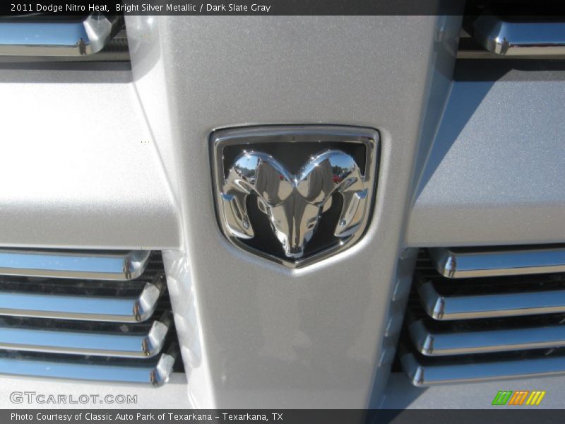 Bright Silver Metallic / Dark Slate Gray 2011 Dodge Nitro Heat