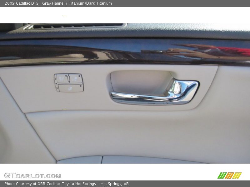 Gray Flannel / Titanium/Dark Titanium 2009 Cadillac DTS