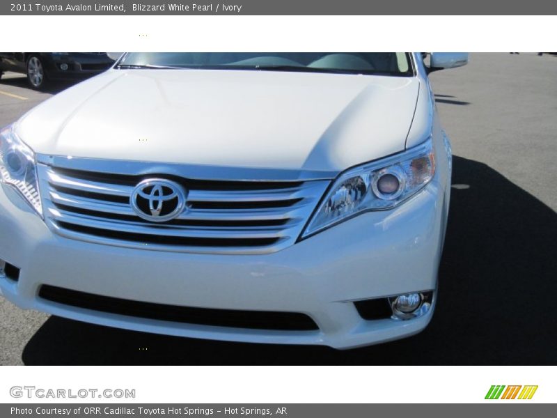 Blizzard White Pearl / Ivory 2011 Toyota Avalon Limited