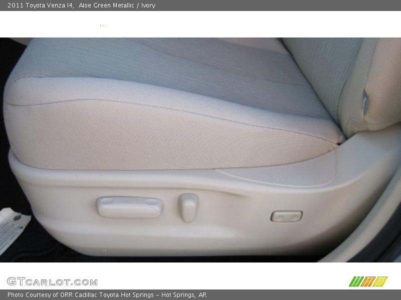 Aloe Green Metallic / Ivory 2011 Toyota Venza I4