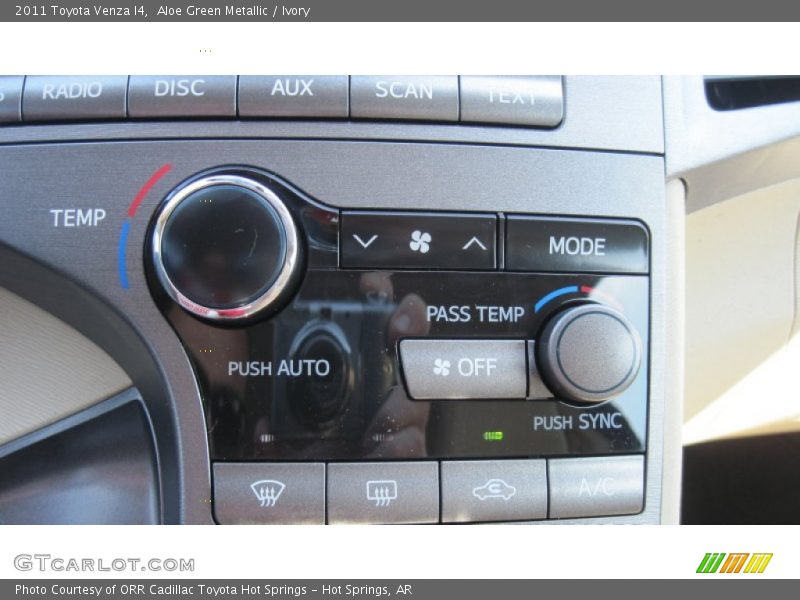 Aloe Green Metallic / Ivory 2011 Toyota Venza I4