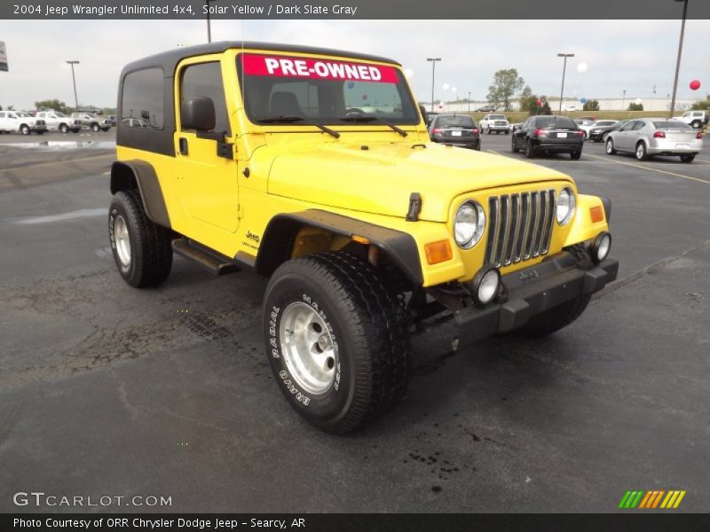 Front 3/4 View of 2004 Wrangler Unlimited 4x4