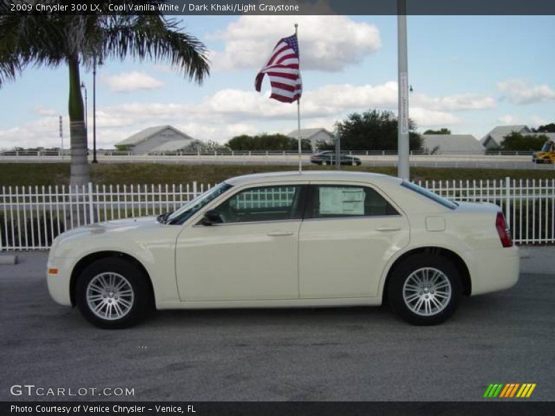 Cool Vanilla White / Dark Khaki/Light Graystone 2009 Chrysler 300 LX