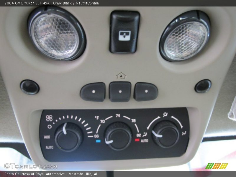 Onyx Black / Neutral/Shale 2004 GMC Yukon SLT 4x4