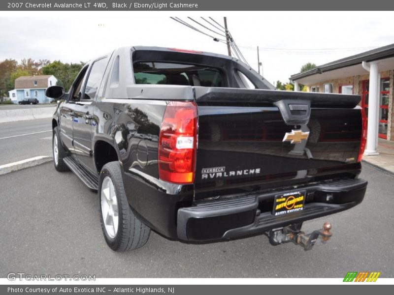 Black / Ebony/Light Cashmere 2007 Chevrolet Avalanche LT 4WD