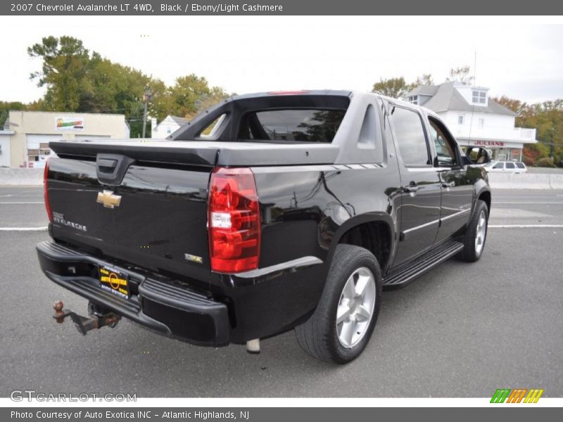 Black / Ebony/Light Cashmere 2007 Chevrolet Avalanche LT 4WD