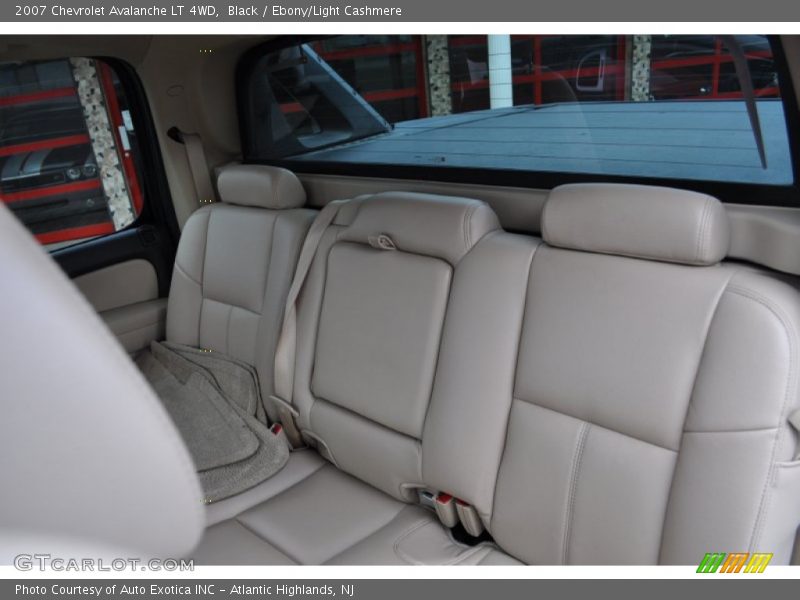Black / Ebony/Light Cashmere 2007 Chevrolet Avalanche LT 4WD