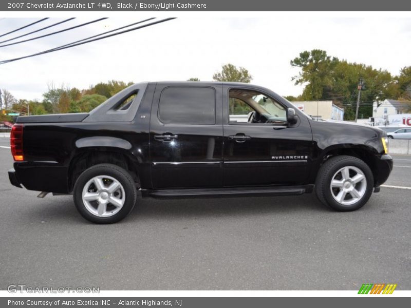 Black / Ebony/Light Cashmere 2007 Chevrolet Avalanche LT 4WD