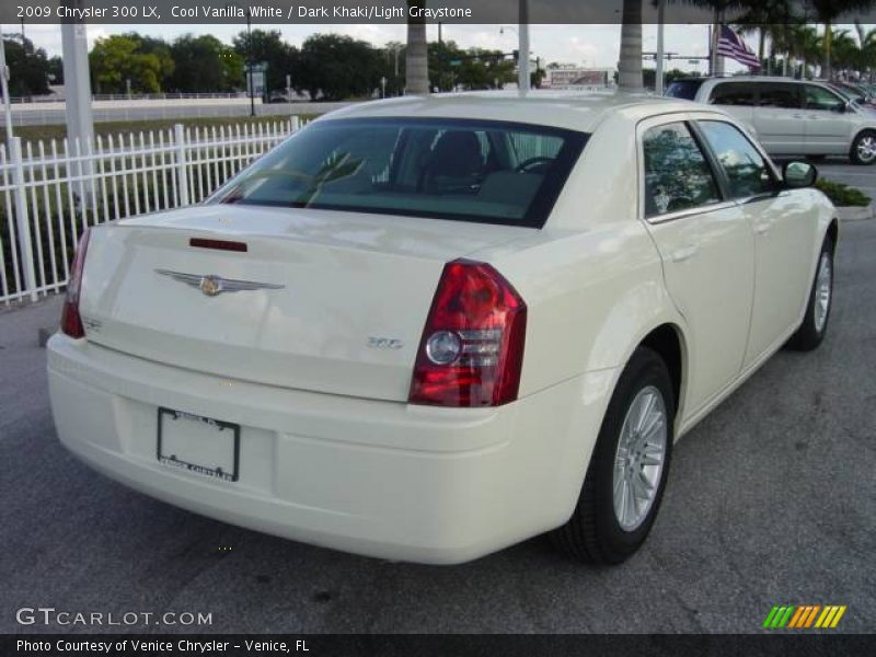 Cool Vanilla White / Dark Khaki/Light Graystone 2009 Chrysler 300 LX