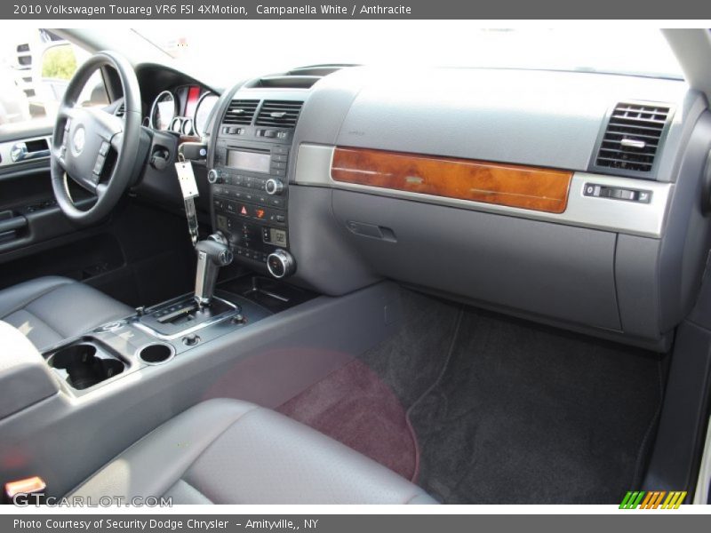 Campanella White / Anthracite 2010 Volkswagen Touareg VR6 FSI 4XMotion