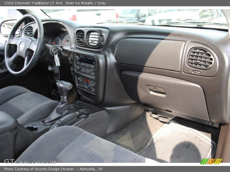 Silver Ice Metallic / Gray 2009 Chevrolet TrailBlazer LT 4x4