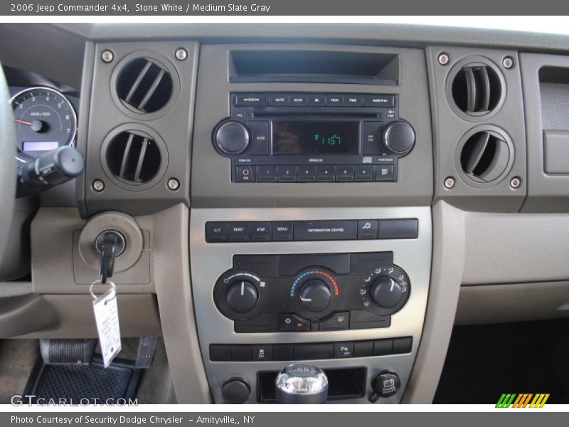 Stone White / Medium Slate Gray 2006 Jeep Commander 4x4