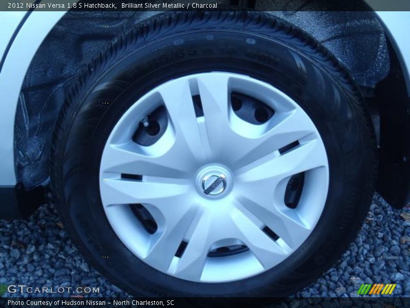  2012 Versa 1.8 S Hatchback Wheel