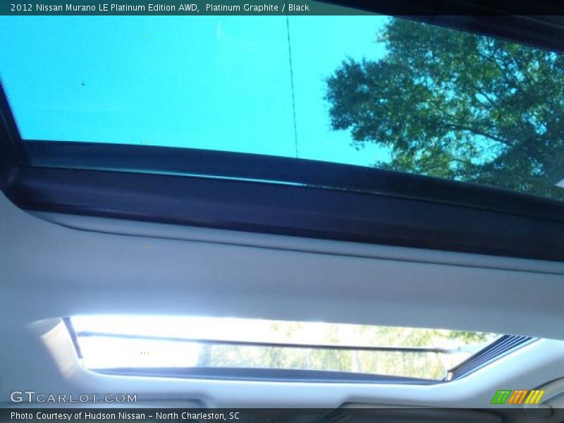 Sunroof of 2012 Murano LE Platinum Edition AWD