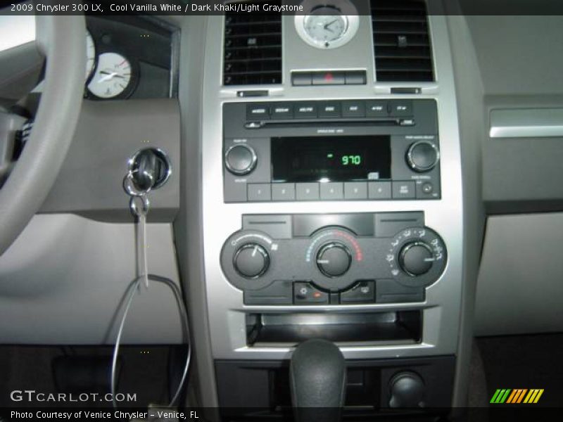 Cool Vanilla White / Dark Khaki/Light Graystone 2009 Chrysler 300 LX