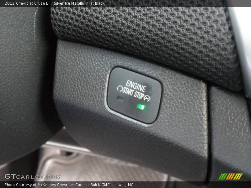 Silver Ice Metallic / Jet Black 2012 Chevrolet Cruze LT