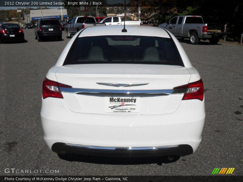 Bright White / Black 2012 Chrysler 200 Limited Sedan