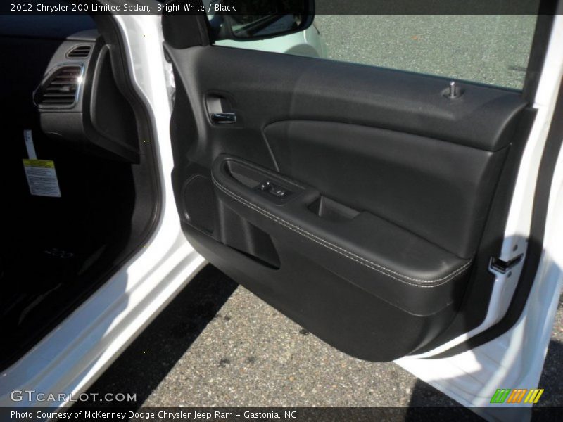 Bright White / Black 2012 Chrysler 200 Limited Sedan