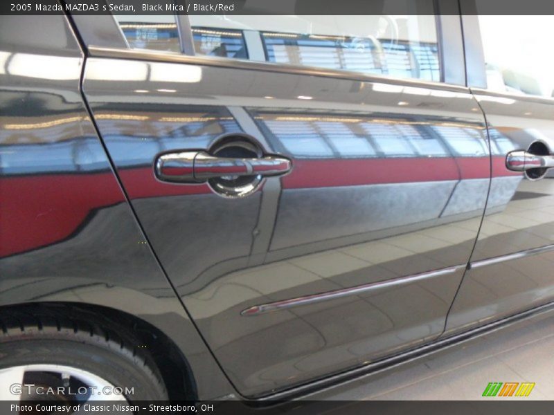 Black Mica / Black/Red 2005 Mazda MAZDA3 s Sedan