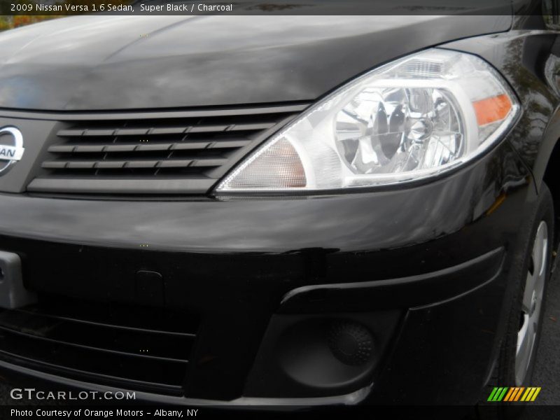 Super Black / Charcoal 2009 Nissan Versa 1.6 Sedan