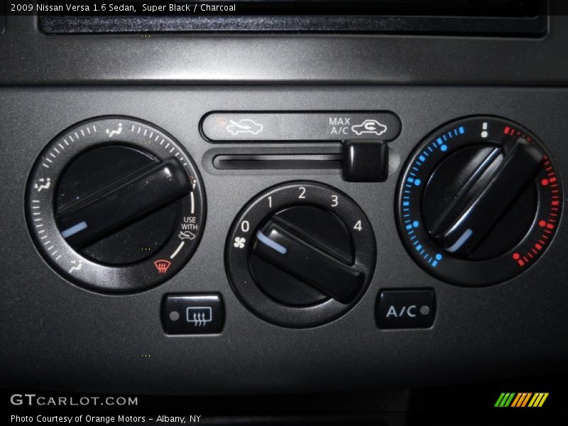 Super Black / Charcoal 2009 Nissan Versa 1.6 Sedan