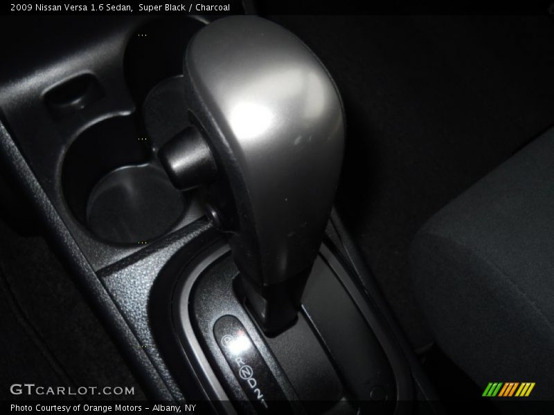 Super Black / Charcoal 2009 Nissan Versa 1.6 Sedan