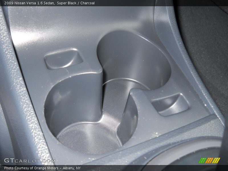 Super Black / Charcoal 2009 Nissan Versa 1.6 Sedan