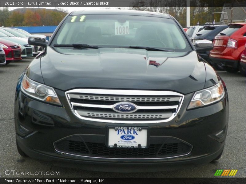 Tuxedo Black / Charcoal Black 2011 Ford Taurus Limited