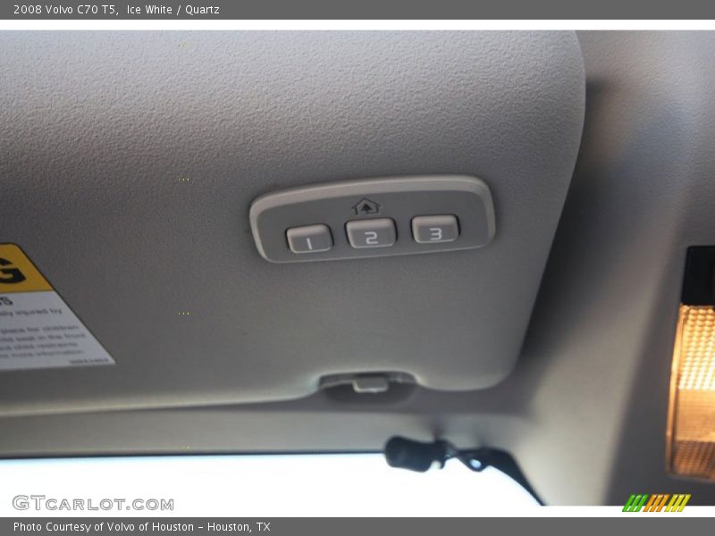 Ice White / Quartz 2008 Volvo C70 T5
