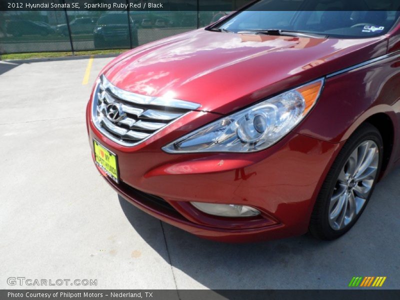 Sparkling Ruby Red / Black 2012 Hyundai Sonata SE