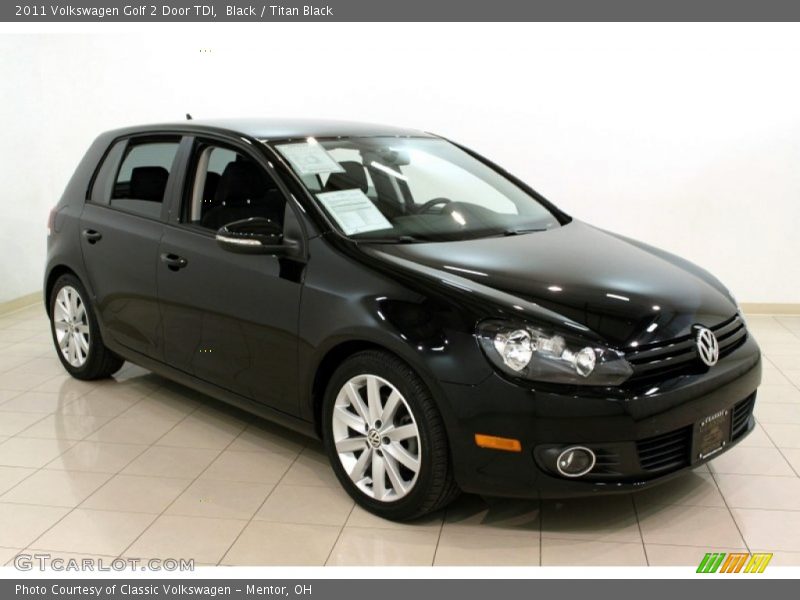 Front 3/4 View of 2011 Golf 2 Door TDI