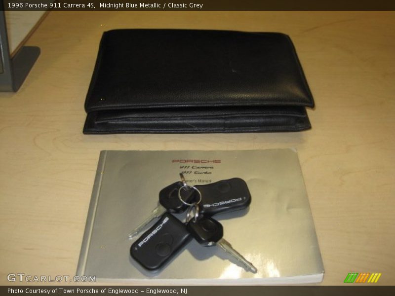 Keys of 1996 911 Carrera 4S
