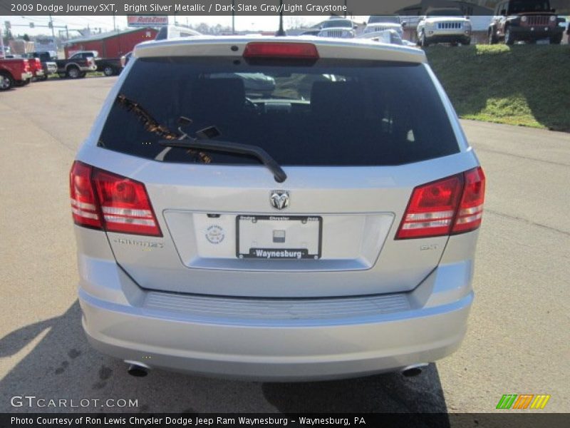 Bright Silver Metallic / Dark Slate Gray/Light Graystone 2009 Dodge Journey SXT