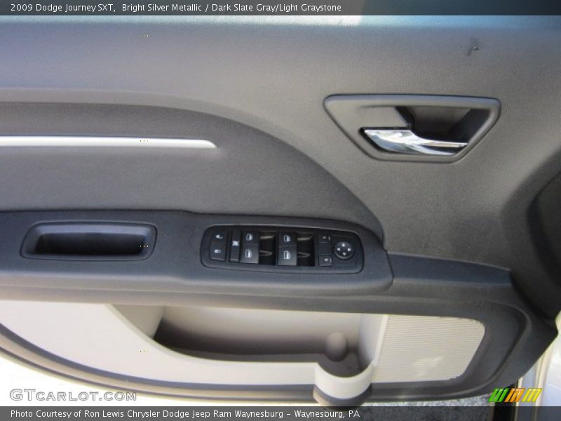 Bright Silver Metallic / Dark Slate Gray/Light Graystone 2009 Dodge Journey SXT