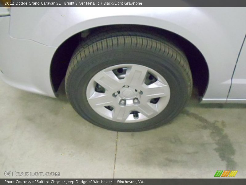 Bright Silver Metallic / Black/Light Graystone 2012 Dodge Grand Caravan SE