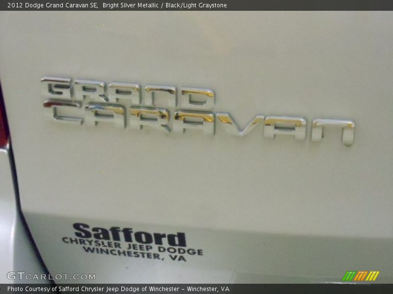 Bright Silver Metallic / Black/Light Graystone 2012 Dodge Grand Caravan SE