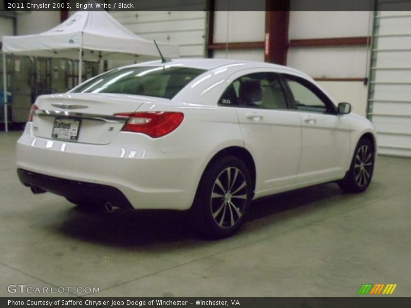 Bright White / Black 2011 Chrysler 200 S