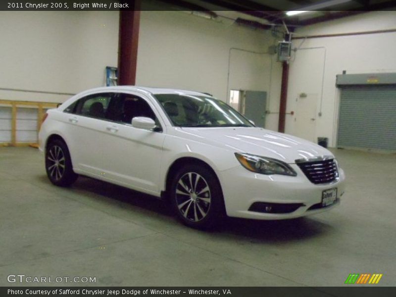 Bright White / Black 2011 Chrysler 200 S