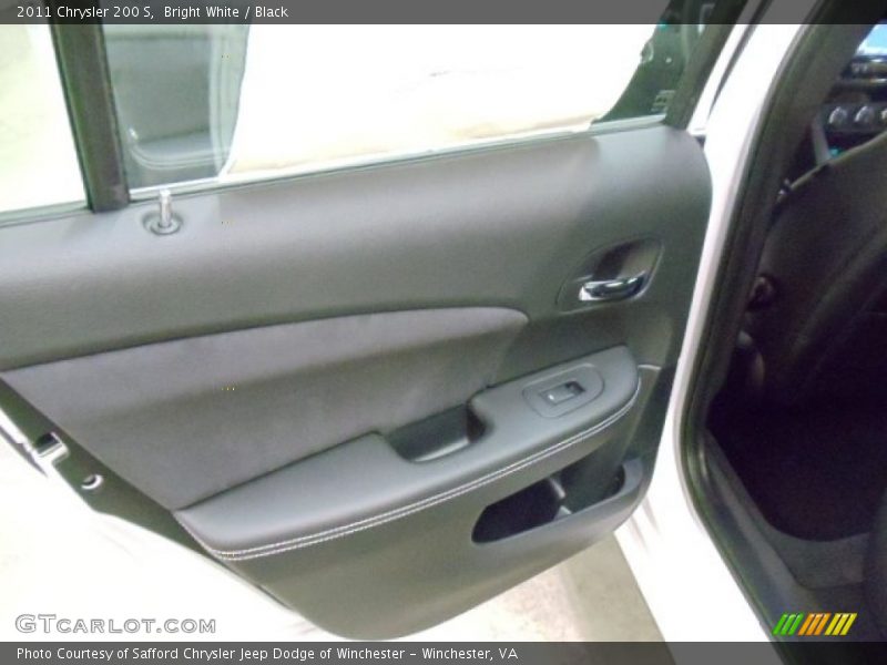 Bright White / Black 2011 Chrysler 200 S