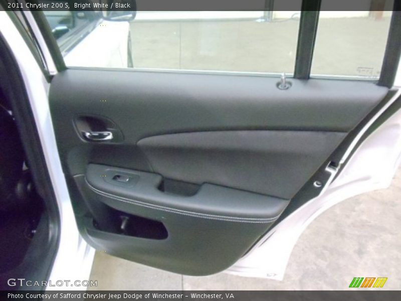 Bright White / Black 2011 Chrysler 200 S