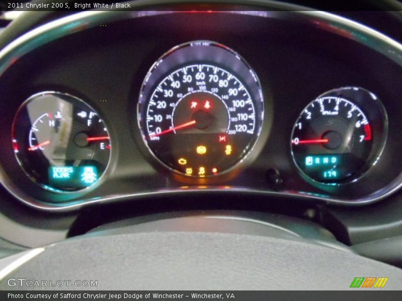 Bright White / Black 2011 Chrysler 200 S