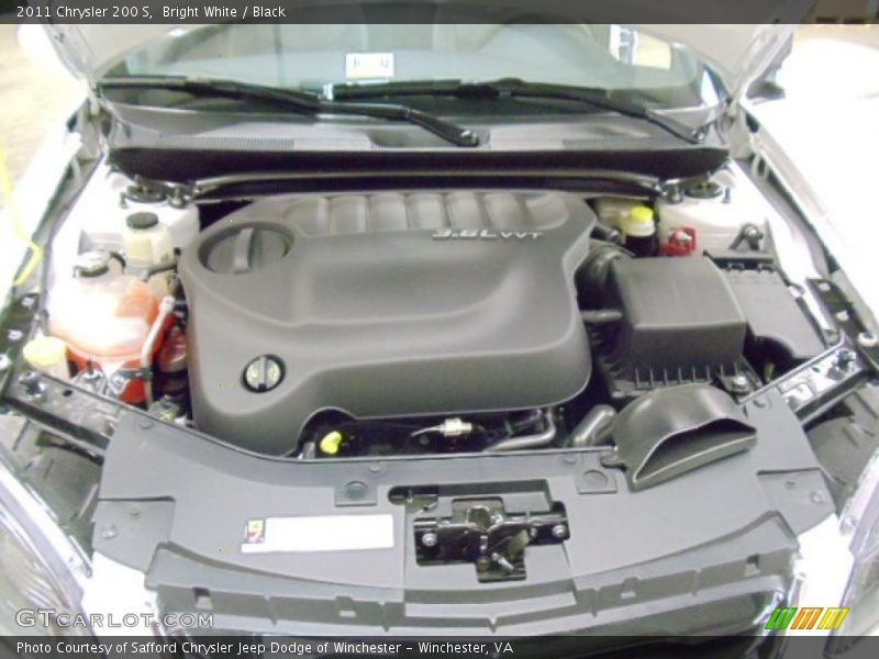 Bright White / Black 2011 Chrysler 200 S