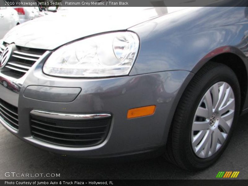 Platinum Grey Metallic / Titan Black 2010 Volkswagen Jetta S Sedan