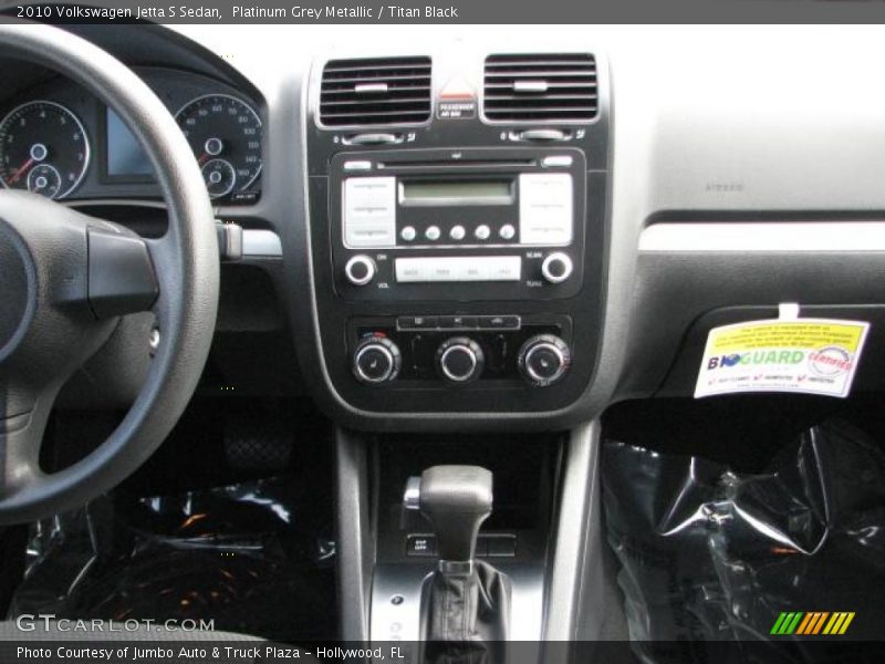 Platinum Grey Metallic / Titan Black 2010 Volkswagen Jetta S Sedan