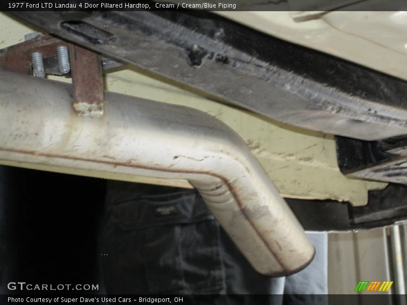 Cream / Cream/Blue Piping 1977 Ford LTD Landau 4 Door Pillared Hardtop